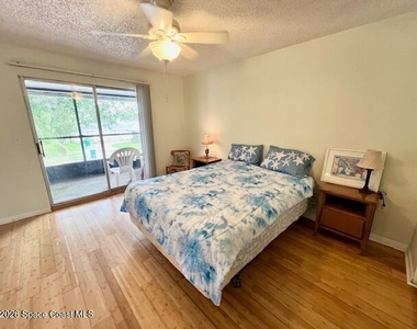 4 Colonial Drive - Photo Thumbnail 18