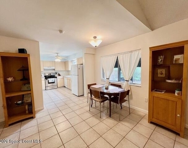 4 Colonial Drive - Photo Thumbnail 4