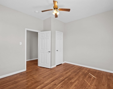 4020 Avenue O 1/2 - Photo Thumbnail 3