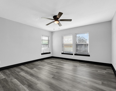 1313 10th Street - Photo Thumbnail 4