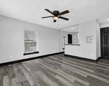 1313 10th Street - Photo Thumbnail 3