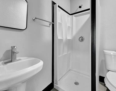 1313 10th Street - Photo Thumbnail 6