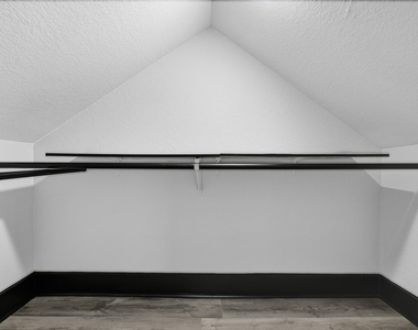 1313 10th Street - Photo Thumbnail 5