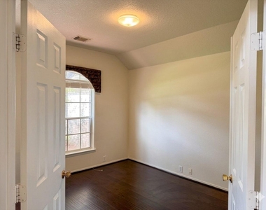 19410 Colony Trail Lane - Photo Thumbnail 4