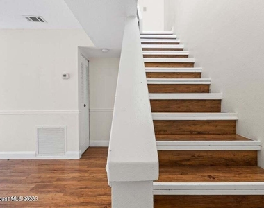 1411 Sheafe Avenue Ne - Photo Thumbnail 6