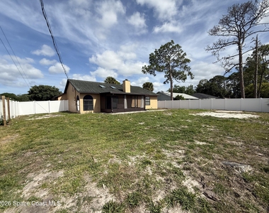 866 Hanau Avenue Nw - Photo Thumbnail 20