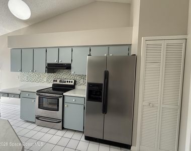 866 Hanau Avenue Nw - Photo Thumbnail 7