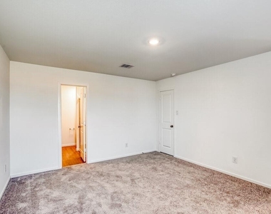 488 Beechwood Hacienda Drive - Photo Thumbnail 7
