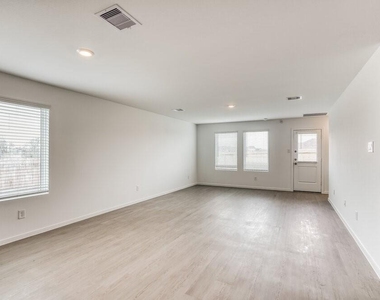 488 Beechwood Hacienda Drive - Photo Thumbnail 3