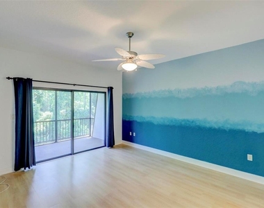 7032 River Run Boulevard - Photo Thumbnail 10