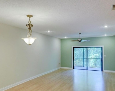 7032 River Run Boulevard - Photo Thumbnail 7