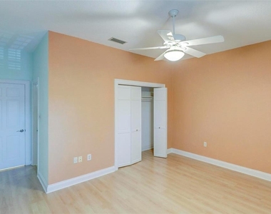 7032 River Run Boulevard - Photo Thumbnail 16