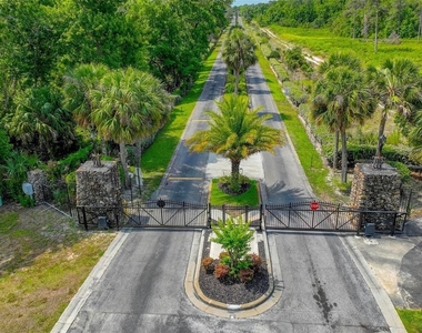 7032 River Run Boulevard - Photo Thumbnail 26