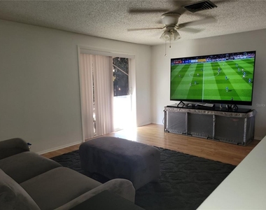 6430 Lomand Avenue - Photo Thumbnail 9
