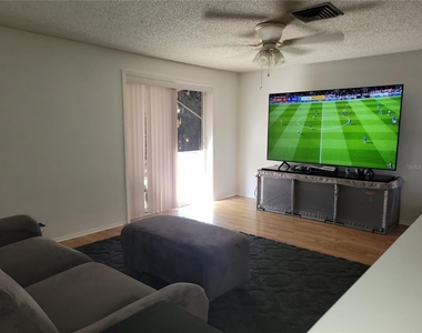 6430 Lomand Avenue - Photo Thumbnail 8