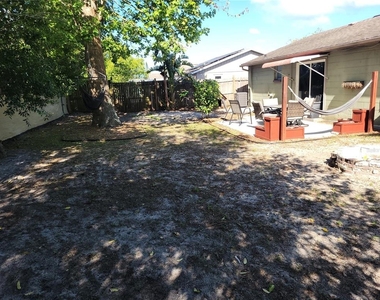 6430 Lomand Avenue - Photo Thumbnail 14