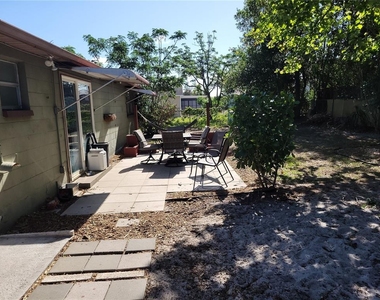 6430 Lomand Avenue - Photo Thumbnail 16