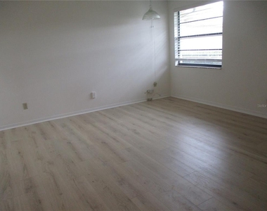 1750 Atrium Drive - Photo Thumbnail 12
