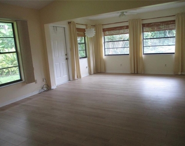 1750 Atrium Drive - Photo Thumbnail 5