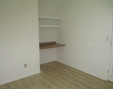 1750 Atrium Drive - Photo Thumbnail 11