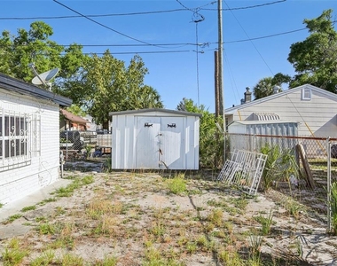 1911 22nd Avenue S - Photo Thumbnail 16