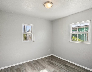 1911 22nd Avenue S - Photo Thumbnail 13