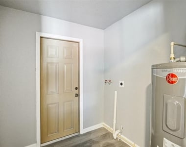 1911 22nd Avenue S - Photo Thumbnail 8