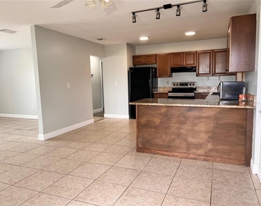 1299 Birchcrest Boulevard - Photo Thumbnail 3