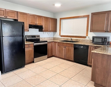 1299 Birchcrest Boulevard - Photo Thumbnail 2