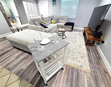 5105 Tangerine Avenue S - Photo Thumbnail 8