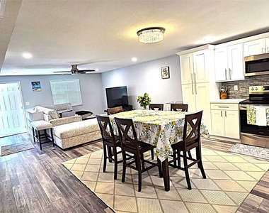 5105 Tangerine Avenue S - Photo Thumbnail 9
