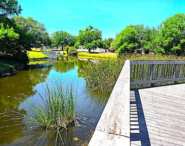 5105 Tangerine Avenue S - Photo Thumbnail 2