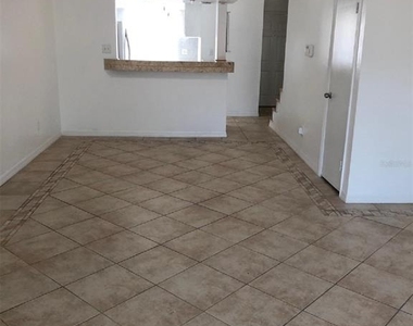 7501 Gallineta Court - Photo Thumbnail 8