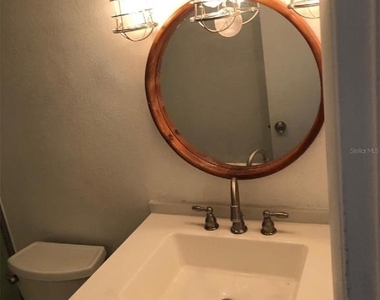 7501 Gallineta Court - Photo Thumbnail 5