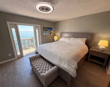 4942 Coquina Key Drive Se - Photo Thumbnail 9