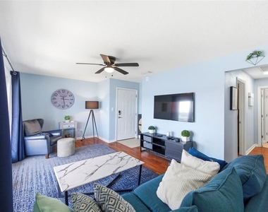 5107 Salmon Drive Se - Photo Thumbnail 5