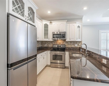 2323 W Cherry Street - Photo Thumbnail 3