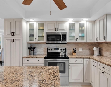 6500 Sunset Way - Photo Thumbnail 15