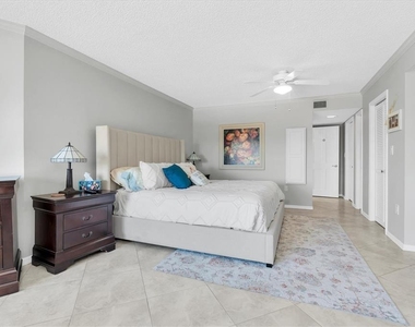 6500 Sunset Way - Photo Thumbnail 20