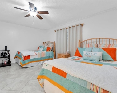 6500 Sunset Way - Photo Thumbnail 23