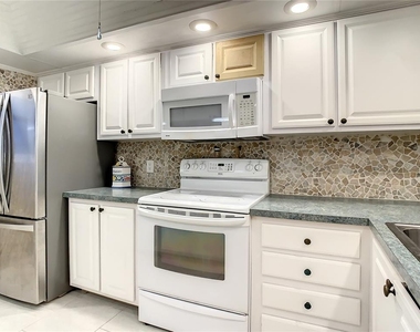 18304 Gulf Boulevard - Photo Thumbnail 11