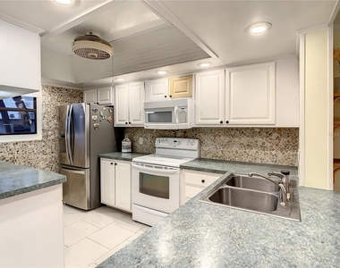 18304 Gulf Boulevard - Photo Thumbnail 9