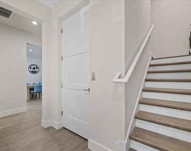 623 Petit Way - Photo Thumbnail 10