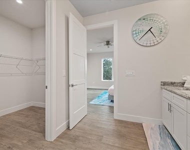 623 Petit Way - Photo Thumbnail 43