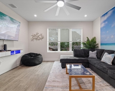623 Petit Way - Photo Thumbnail 21