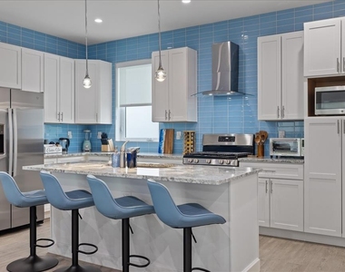 623 Petit Way - Photo Thumbnail 13
