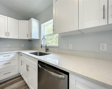 15962 Sw 53rd Court - Photo Thumbnail 5