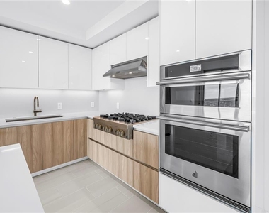 400 Central Avenue - Photo Thumbnail 4