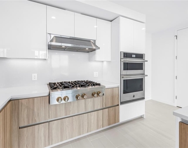 400 Central Avenue - Photo Thumbnail 2