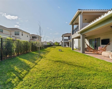 13736 Larkton Lane - Photo Thumbnail 30